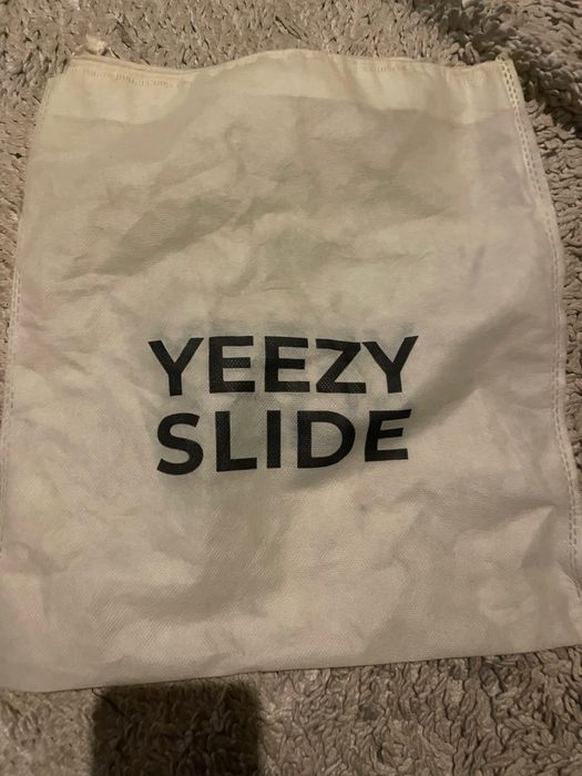 Yeezy slide slapi