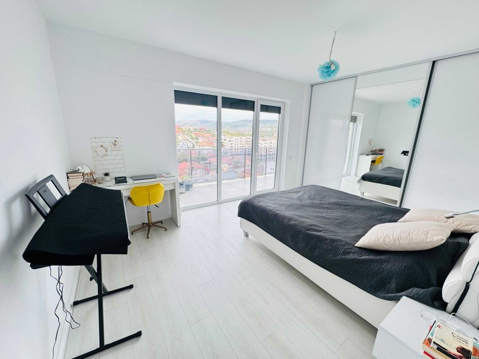 Apartament 4 camere (Penthouse)