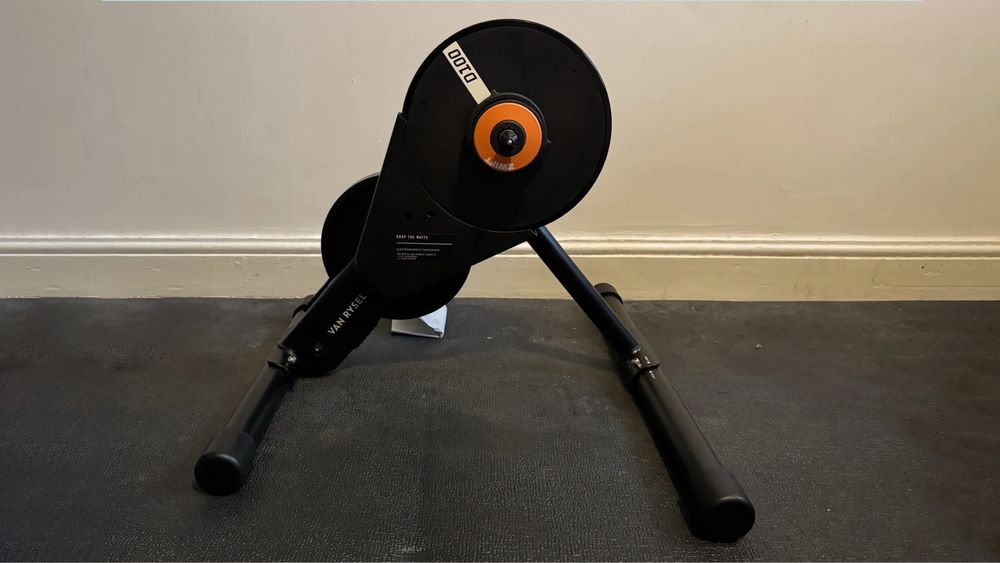 Home trainer Van Rysel D100 cu Zwift Cog