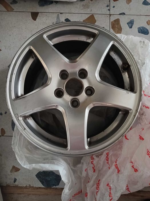 Продавам алуминиеви джанти.