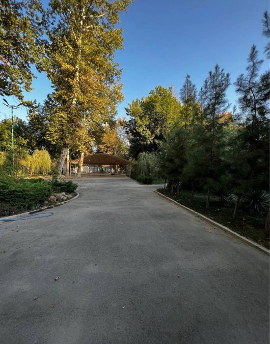 Продается шикарная зона отдыха ! Территория 99 соток .