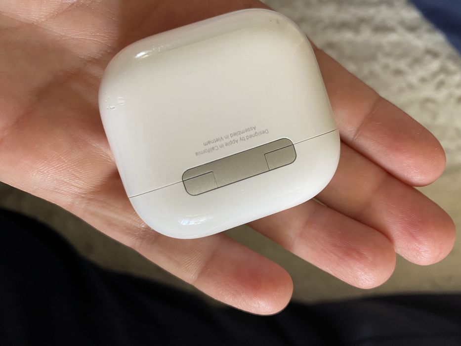 Кейс от наушников airpods 4