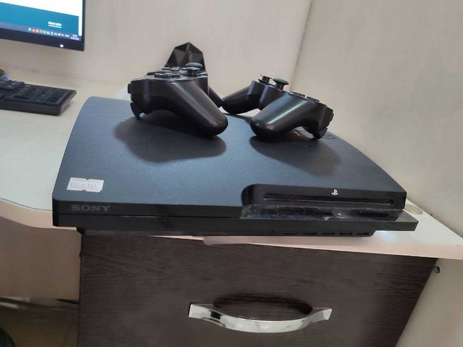 PS 3 SUPER SLIM sotiladi