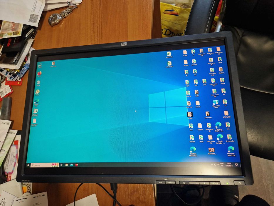 Продавам HP LP2475w 24" професионални монитори