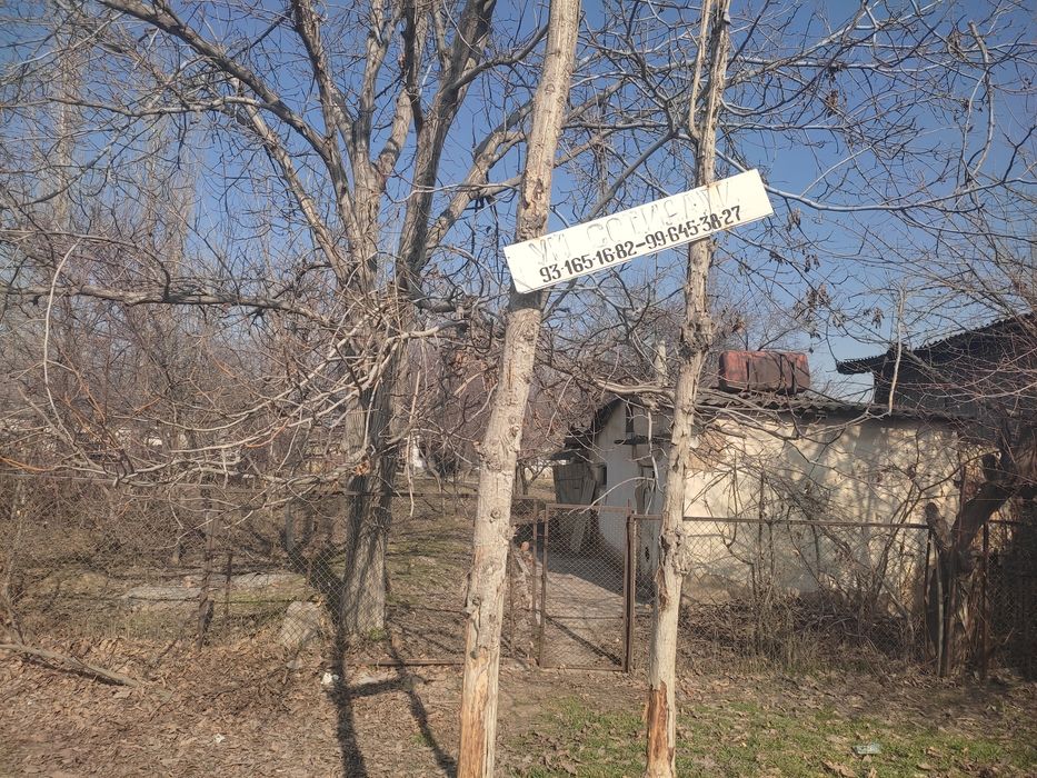 Ховли уй сотилади 5 хона