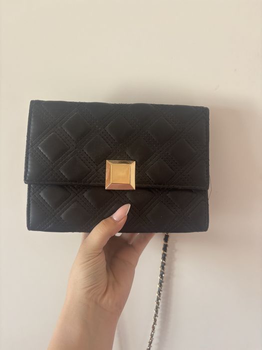 Дамска чанта с верижка