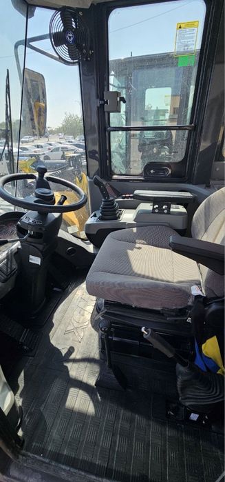 Погрузчик LW300FN