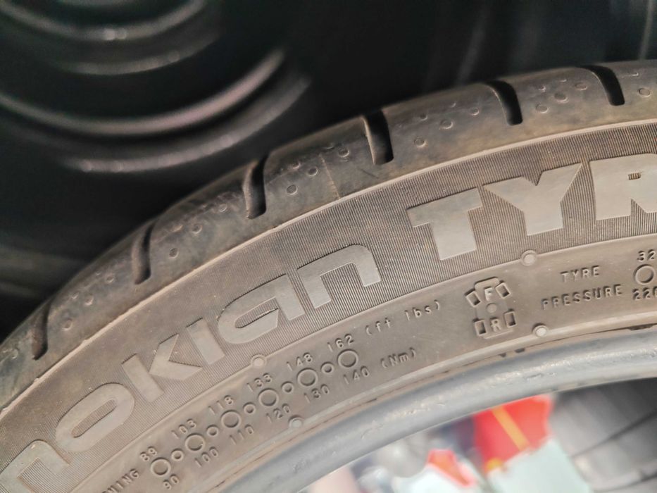 2бр. летни гуми 225/45/17 Nokian