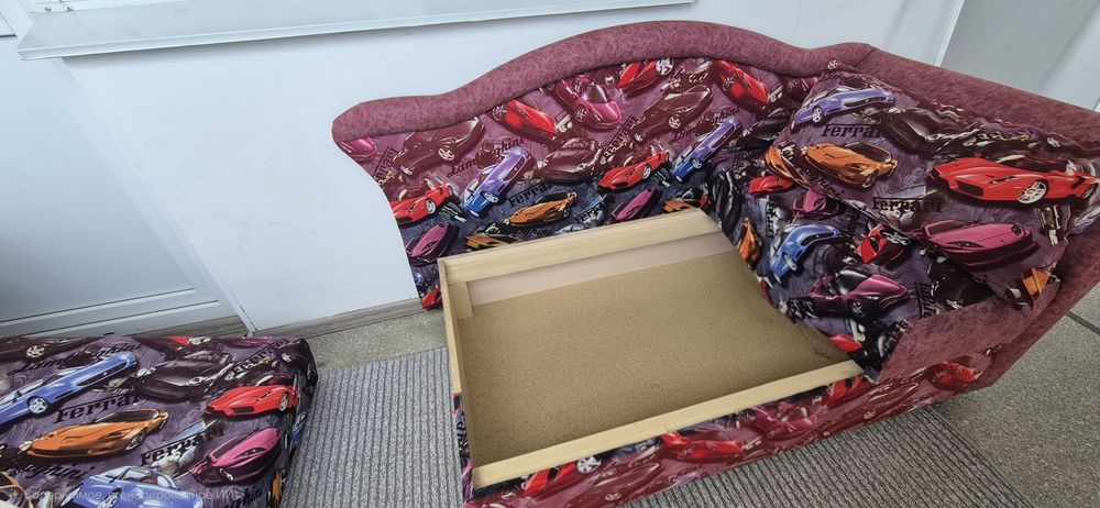 Срочно продам диван