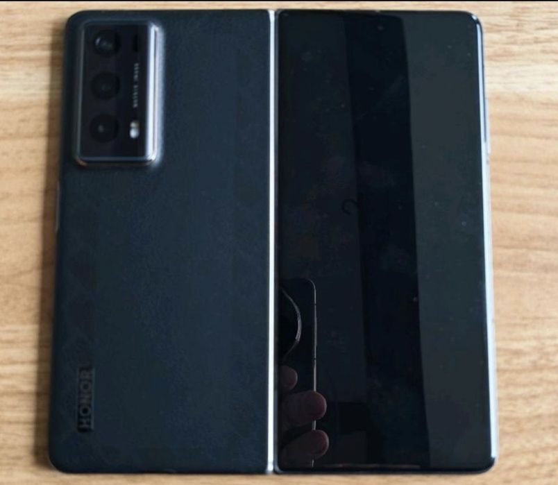 Honor  Magic v 2 като нов