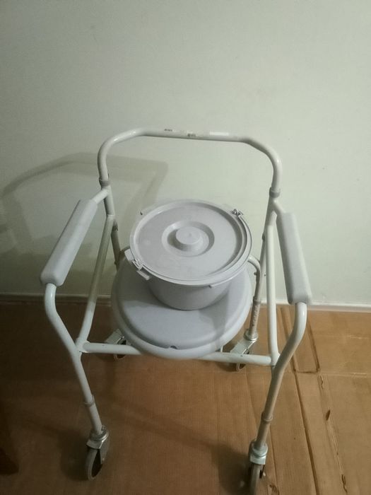 Санитарное кресло