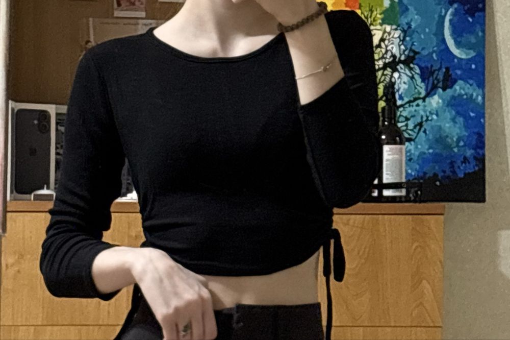 Продам кофточки и футболку