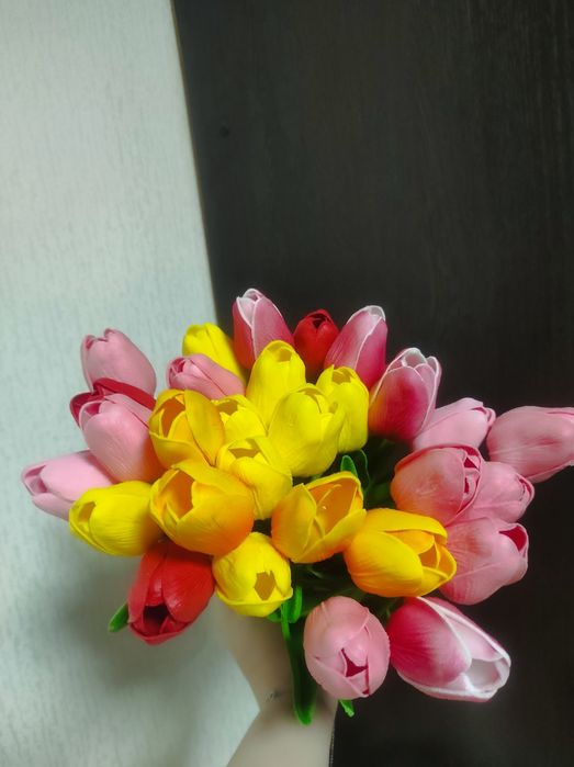 Продам искусственные тюльпаны