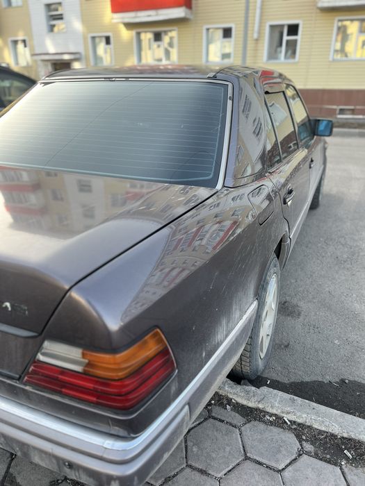 Мерс 124 Е 2 обем