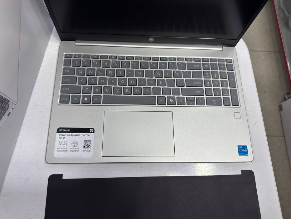 HP Core i3-13 avlod ddr4 8/256 SSD yangi holatda karopka dakument full