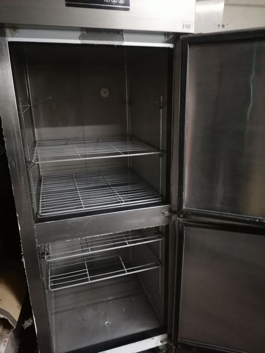 Продам морозильник