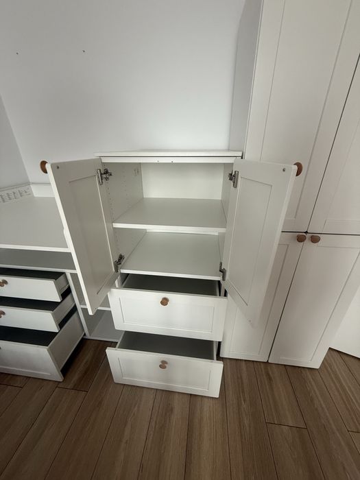 Ansamblu dulapuri + masa de infasat Ikea
