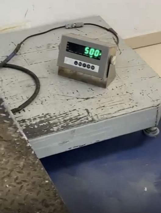 Продам весы 2 тонники(2000кг)