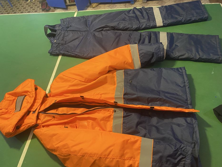 Продам спец одежду