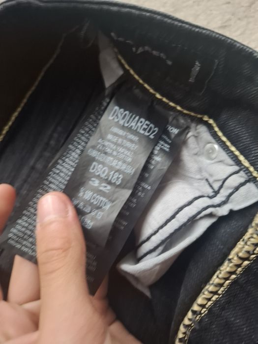 Vând blugi dsquared2