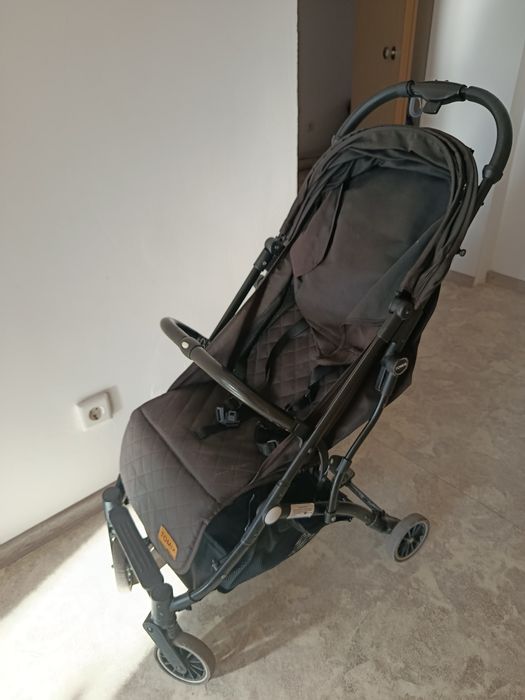 Продам прогулочную коляску