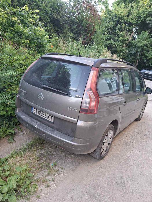 Автомобил citroen Picasso