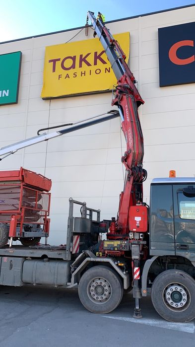 Autocamion cu macara 20t si 8m podea