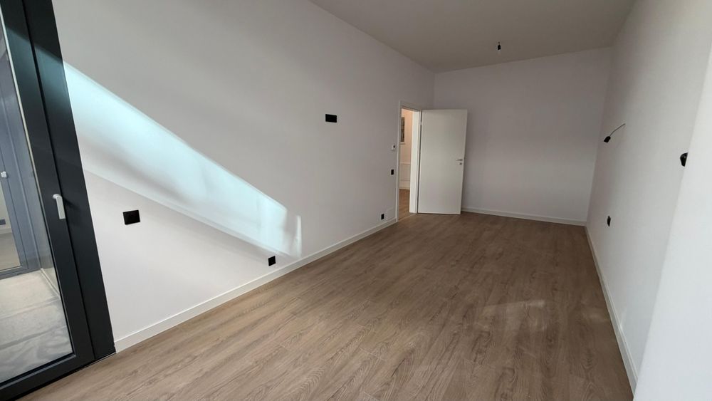 Proprietar \ ONE NORTH LOFTS \ Pozitionare Vest catre rep. PORSCHE