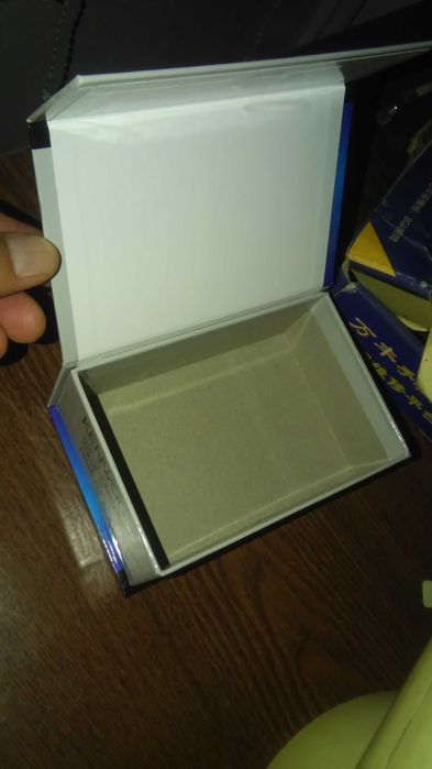 Продам  коробки б/у. Цена окончательная