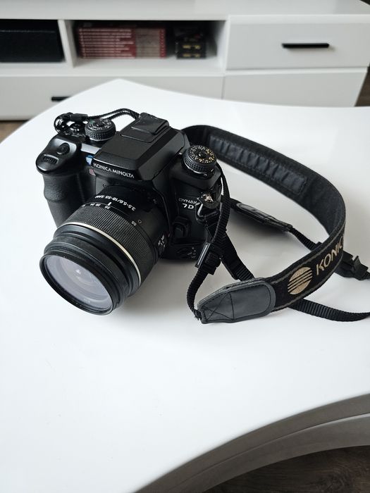 Konica Minolta Dynax 7D Digital SLR 18-55
