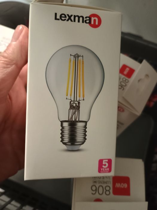 Candelabru auriu cu 6 becuri