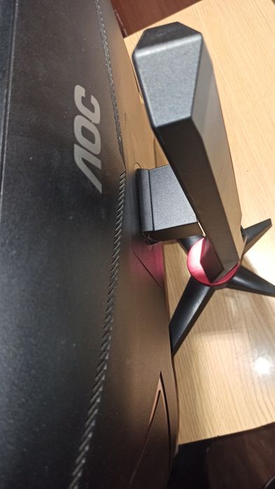 Гейминг Монитор AOC 24G2U 144Hz fullHD