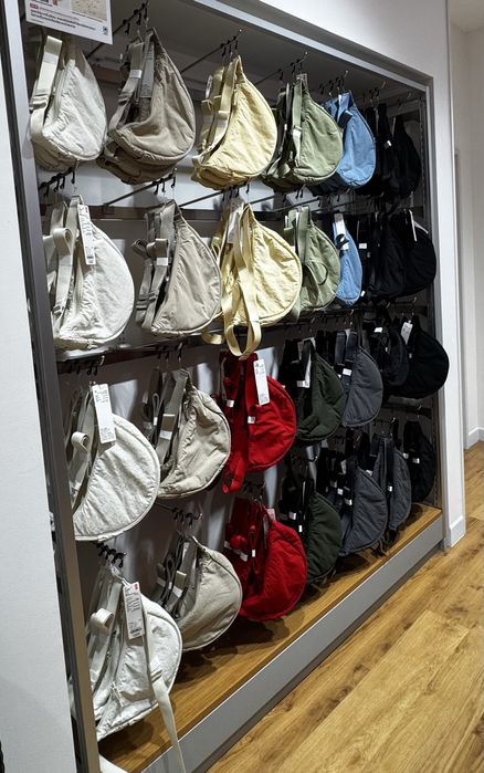 Сумка бананка Uniqlo