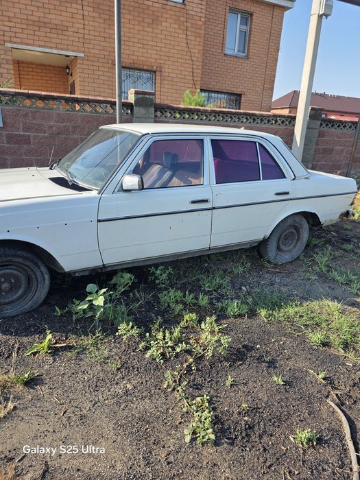 ПРОДАМ мерседес Е300 w123