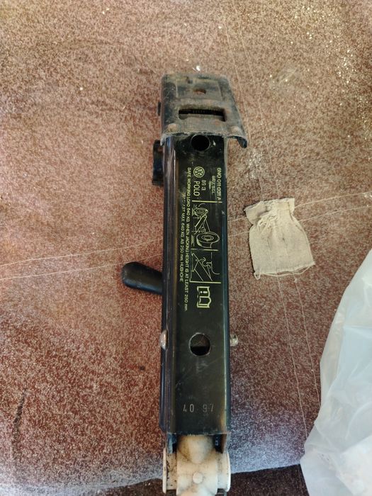 Домкрат  продам авто