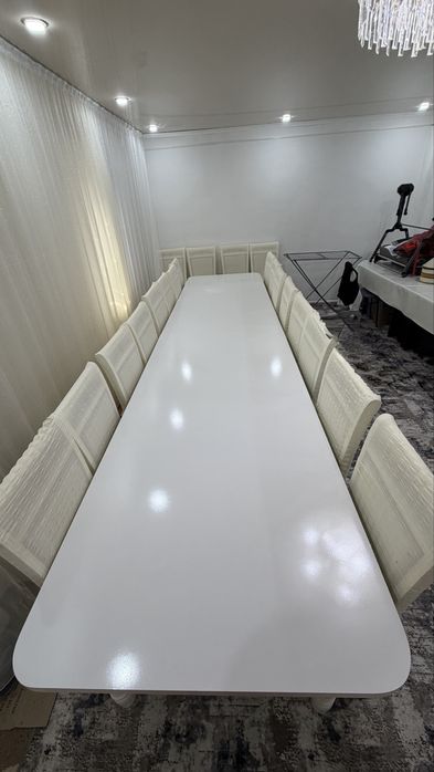 Стол со стульями