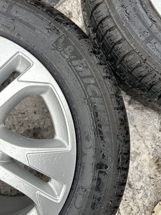 Anvelope NOI 0km michelin agilis 215/60/17C