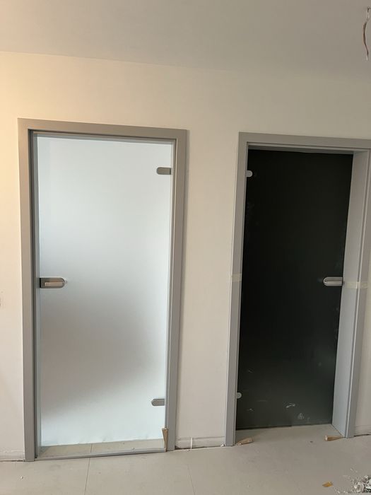 Montez uși interior