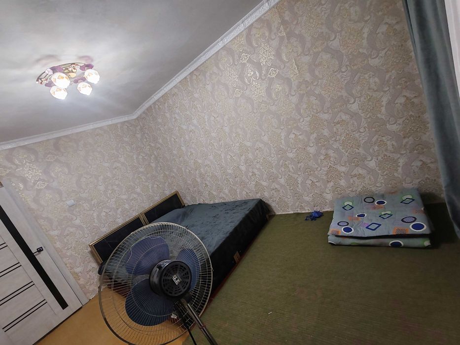 2 х комнатная квартира, в центе, пахтазор.