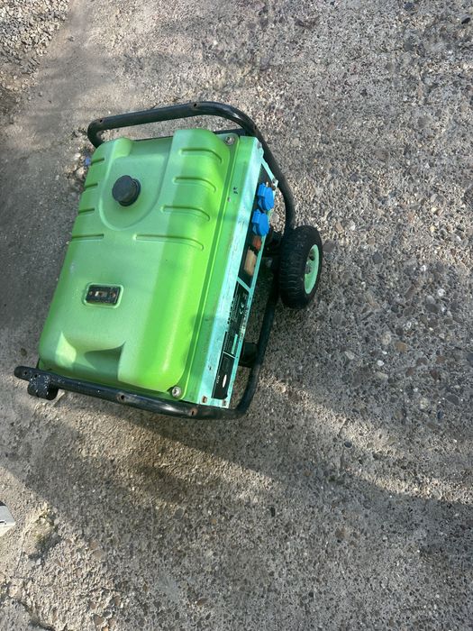 Camping generator cort casa de vacantă  2,8 kw