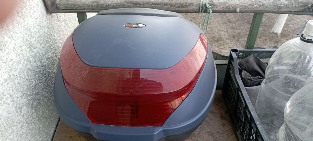 Продам задний багажник .Труба выхлопная.