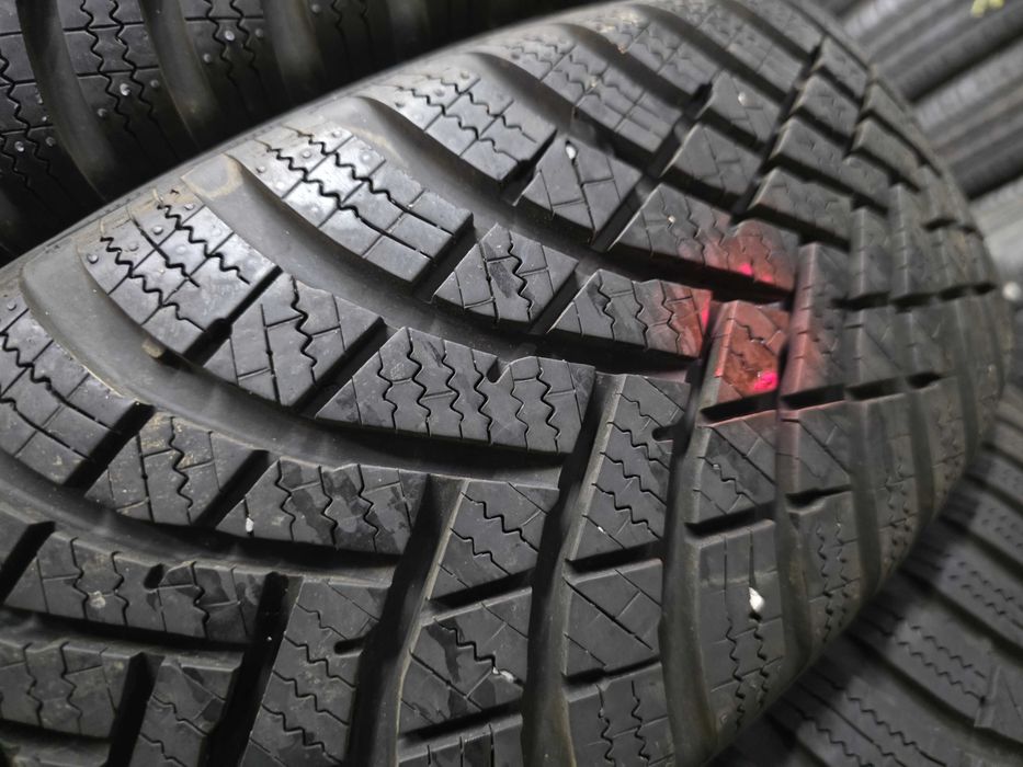 4бр Зимни гуми 185 70 14 - Hankook