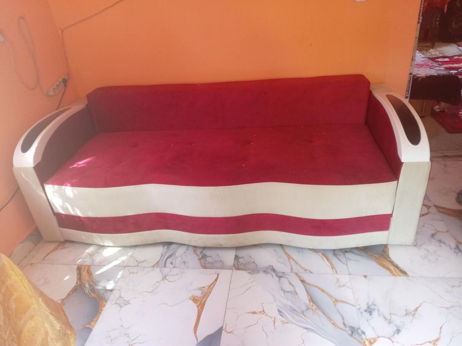Canapea în stare buna