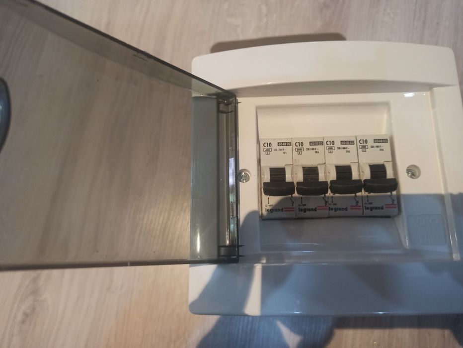 Коробка с  автоматами