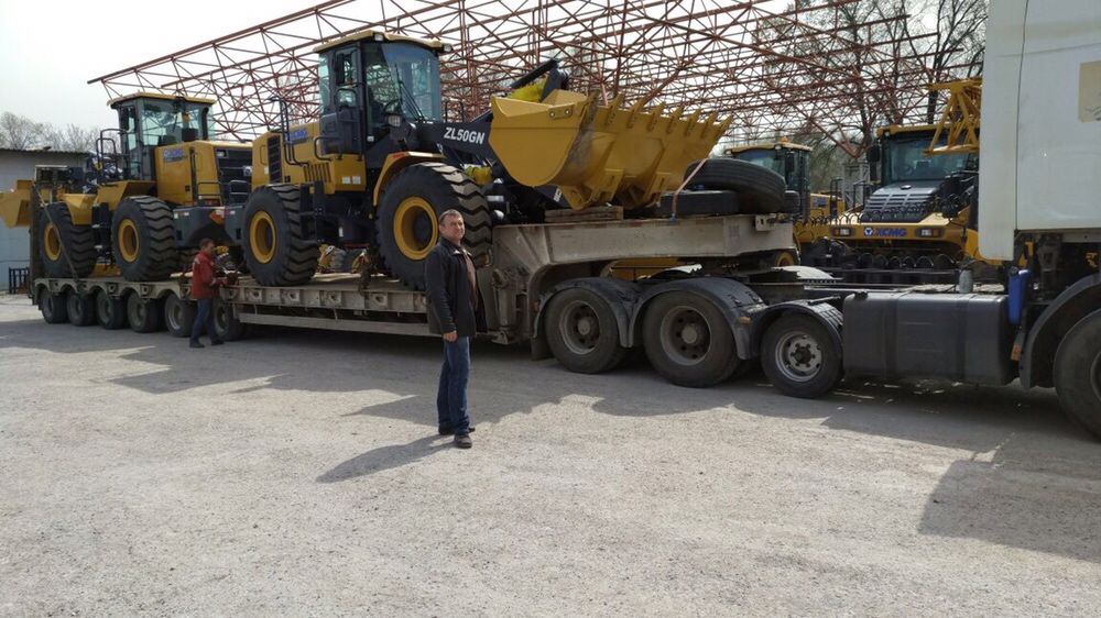 Манипуляторы, услуги манипулятора, контейнера 20-40, тралы, площадки ...