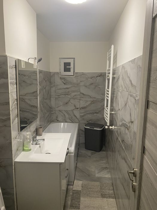 Inchiriez apartament 2 camere, etaj1
