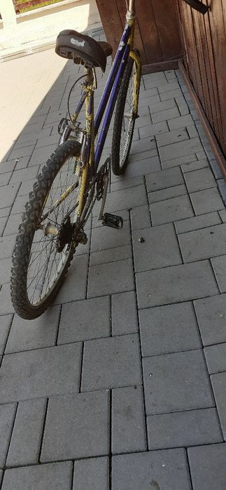 Bicicleta de vânzare.