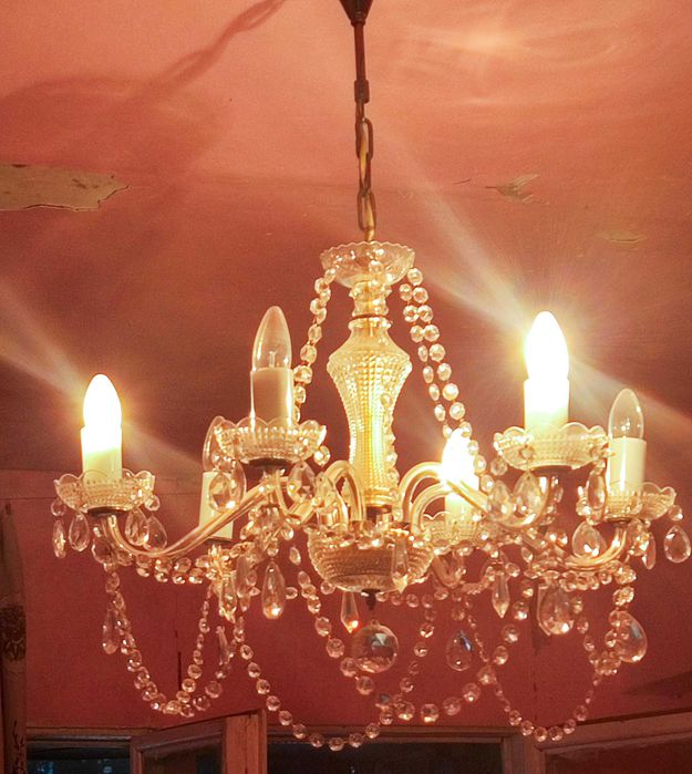 Роскошная хрустальная люстра — добавьте блеска в ваш интерьер!