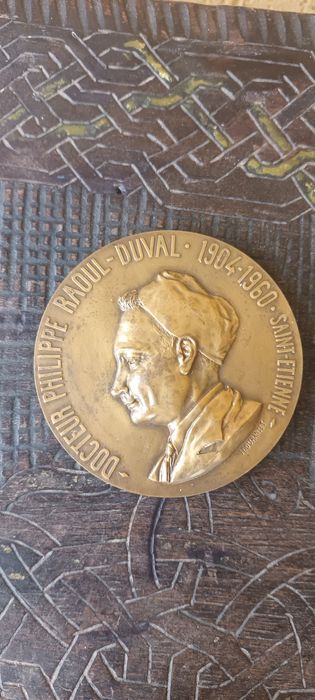 Placheta veche din Bronz