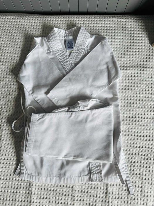 Echipament Karate - kimono & protectii pumn (size S)